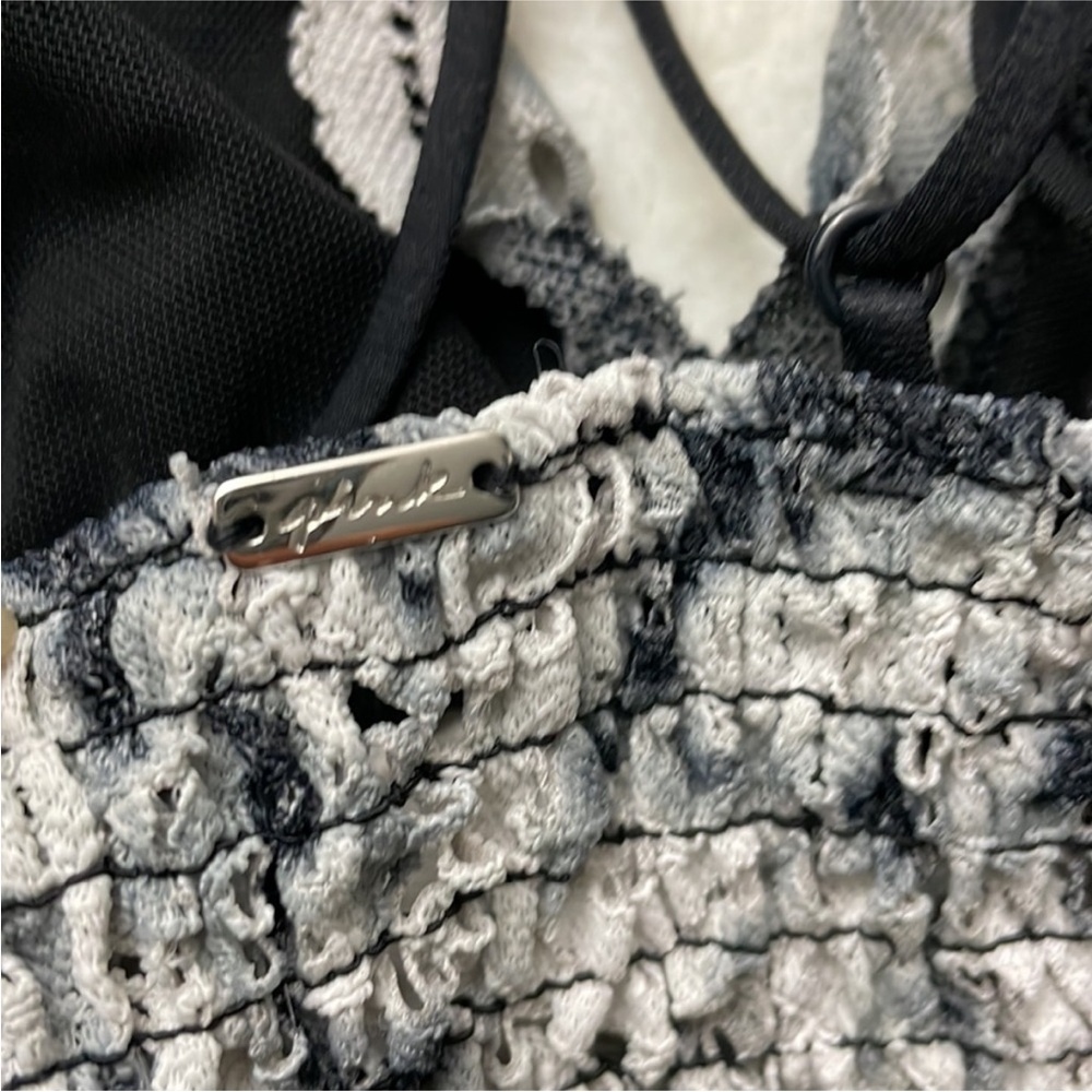 Victoria’s Secret Pink Black and White Lace Bralette NWOT medium - Picture 3 of 4